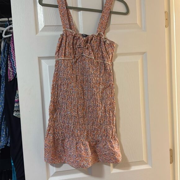 Cute Floral ZARA Mini Dress - Ruffle Sleeveless Dress - Stretch - Size Small - Picture 1 of 3